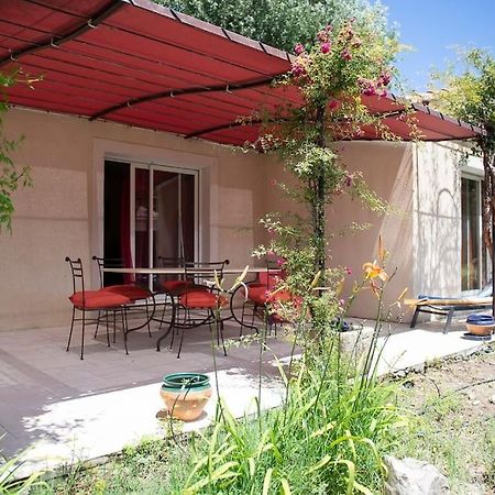 Petit Paradis . Pujaut Exterior photo